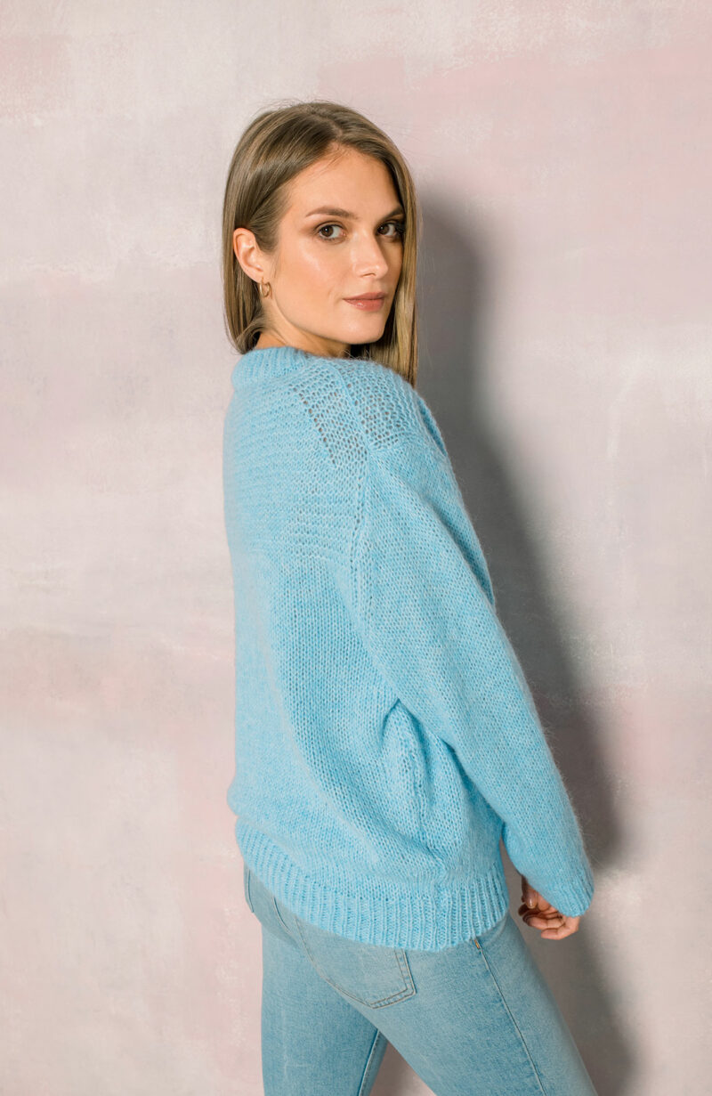 Sweter 143 błękitny